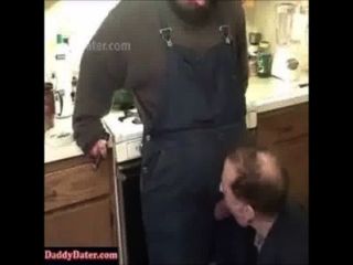 chupar teta el viejo