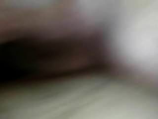 mujer chupa cenos masclinos