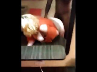 follada brutal delante del marido